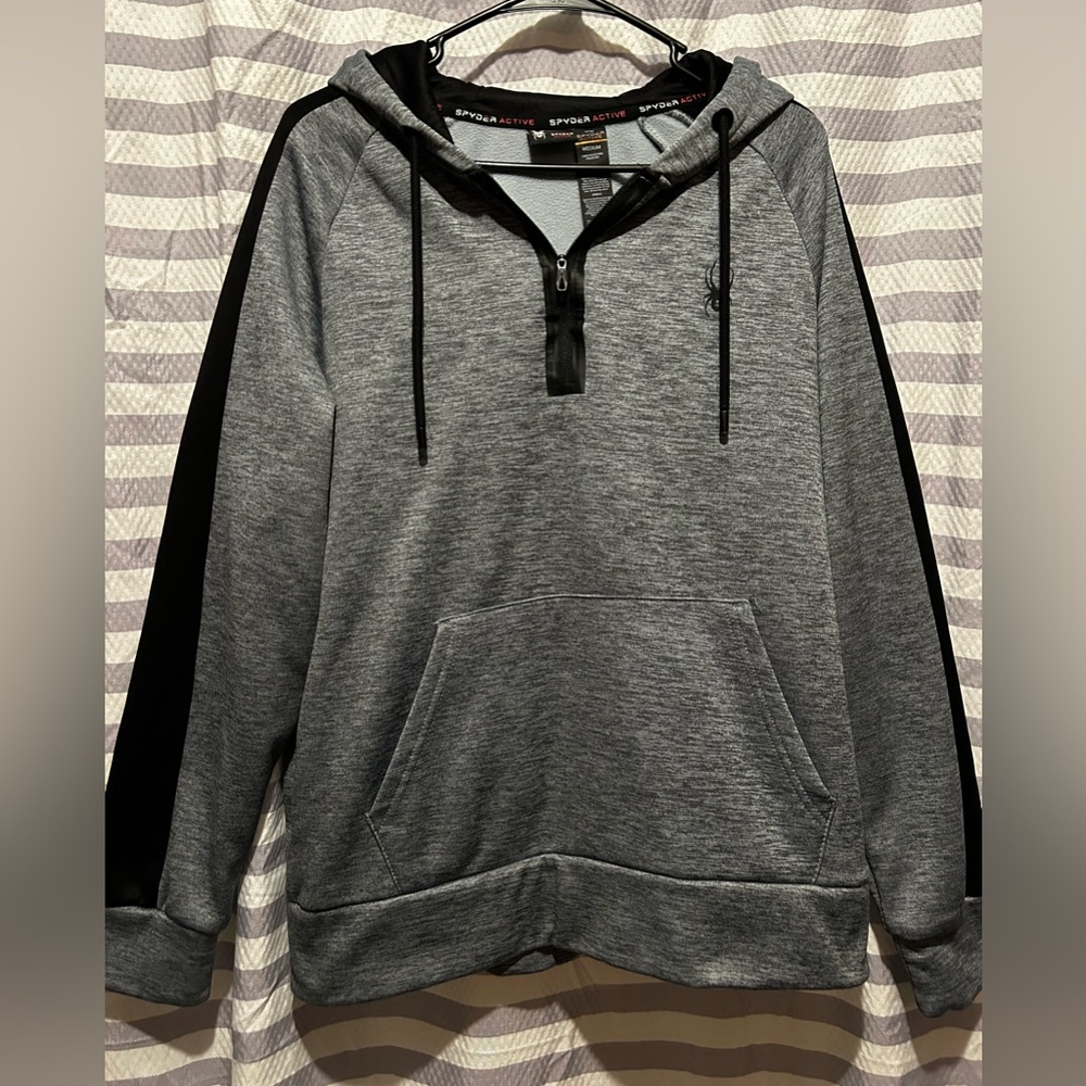 Men’s Spider Hoodie.